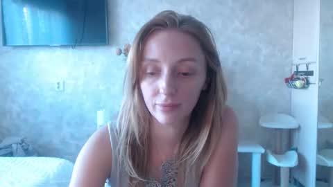 Snapshot of hellokittykaty chatting on September 2025 06:35:02 AM Victory online show from September 2025 06:35:02 AM