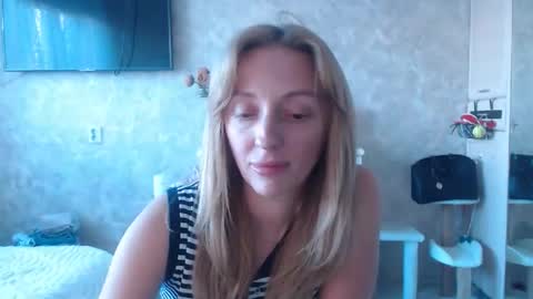 Snapshot of hellokittykaty chatting on September 2025 06:17:01 AM Victory online show from September 2025 06:17:01 AM