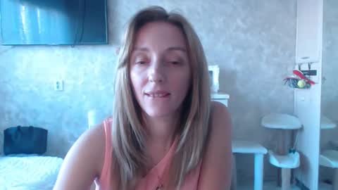 Snapshot of hellokittykaty chatting on September 2025 06:18:01 AM Victory online show from September 2025 06:18:01 AM