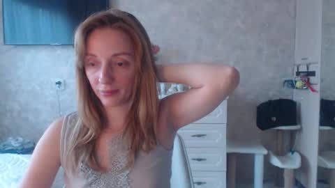 Snapshot of hellokittykaty chatting on October 2025 06:25:01 AM Victory online show from October 2025 06:25:01 AM