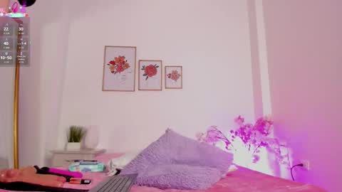 Hellzel online show from November 2025 07:07:02 PM