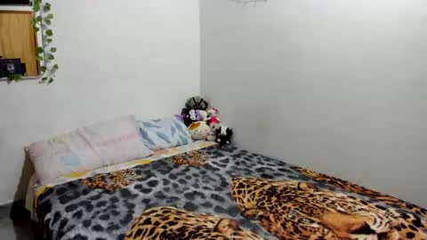 helokitkat online show from November 2025 04:34:02 AM