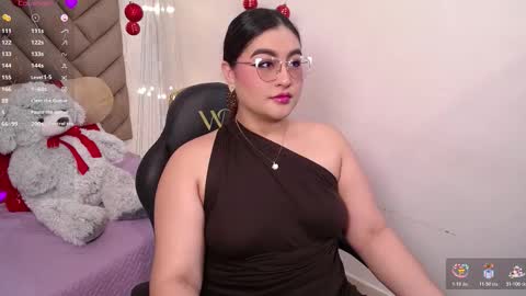 Snapshot of heluejamil chatting on November 2025 09:03:02 PM Zahira online show from November 2025 09:03:02 PM