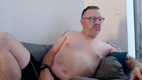 hempie1973 online show from November 2025 08:36:02 AM