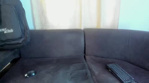 henrik_senn online show from October 2025 06:15:02 PM