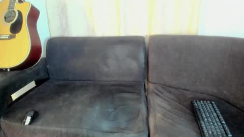 henrik_senn online show from November 2025 01:27:02 AM