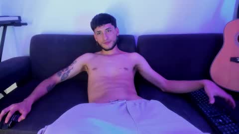 henrik_senn online show from December 2025 11:37:01 AM