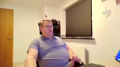 henrikrp1971 online show from February 2025 08:19:01 PM