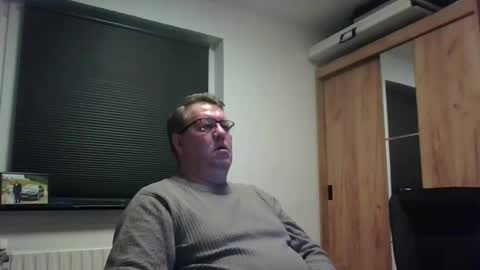 henrikrp1971 online show from February 2026 05:28:01 PM