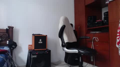 Snapshot of henry_barbarian_ chatting on February 2025 10:25:01 PM Henry Barbarian online show from February 2025 10:25:01 PM