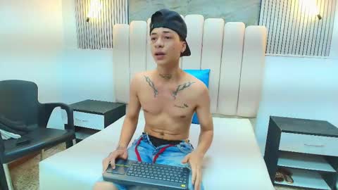 Snapshot of henry_green2 chatting on February 2026 09:13:02 PM Henry online show from February 2026 09:13:02 PM