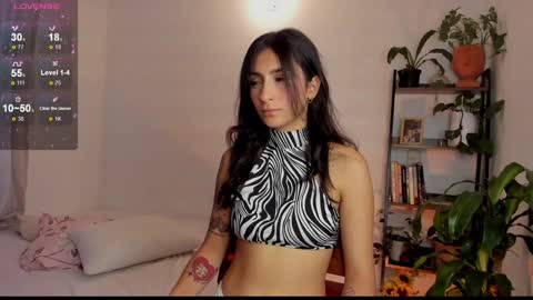 Hello I am Valentina independent Colombian model I love sensuality and pleasure welcome online show from January 2025 11:46:01 AM