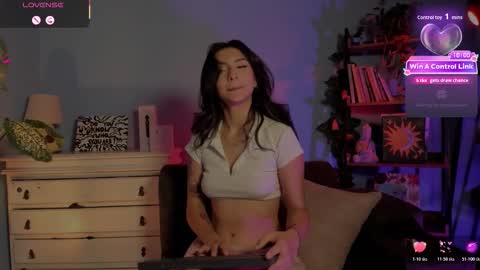 Hello I am Valentina independent Colombian model I love sensuality and pleasure welcome online show from February 2026 05:40:02 AM