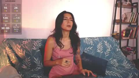 Snapshot of hera_069 chatting on June 2026 01:22:01 AM Hello I am Valentina independent Colombian model I love sensuality and pleasure welcome online show from June 2026 01:22:01 AM
