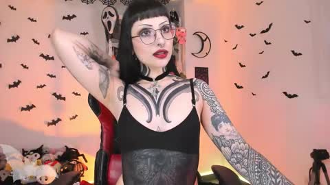 Snapshot of herinfernalmajesty chatting on October 2025 02:20:01 AM Marie online show from October 2025 02:20:01 AM