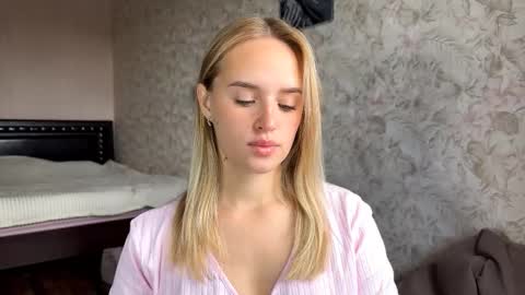 Sylvia online show from September 2025 08:14:01 AM