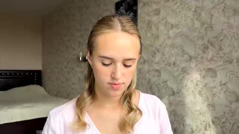 Sylvia online show from September 2025 08:38:01 AM