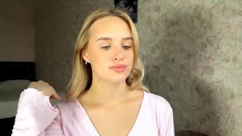 Sylvia online show from September 2025 07:09:02 AM