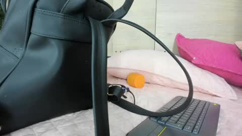 Snapshot of hermione_brown chatting on June 2026 11:37:02 AM hermione_brown online show from June 2026 11:37:02 AM