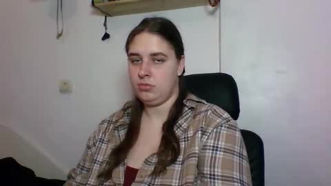 Snapshot of hess_luna_ chatting on October 2025 09:07:01 AM hess_luna_ online show from October 2025 09:07:01 AM