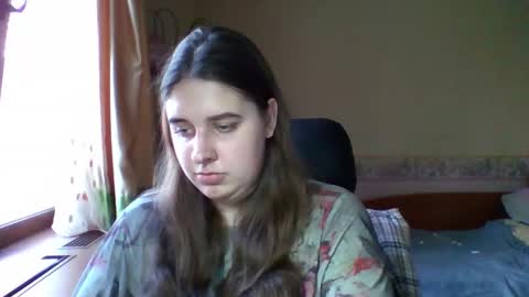 hess_luna_ online show from November 2025 10:14:02 AM