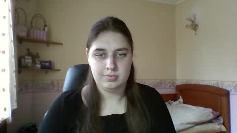 hess_luna_ online show from March 2026 10:11:02 AM