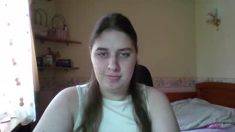 hess_luna_ online show from April 2026 09:15:01 AM