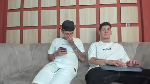 heteros men online show from February 2025 08:11:02 PM