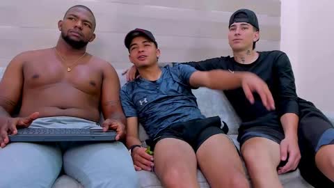 heteros men online show from February 2025 07:47:02 PM