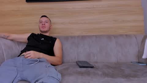 heteros men online show from September 2025 07:47:02 PM