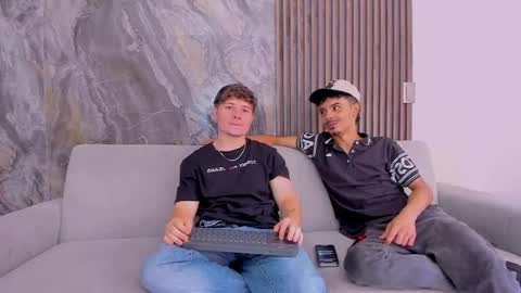 heteros men online show from September 2025 09:20:02 PM