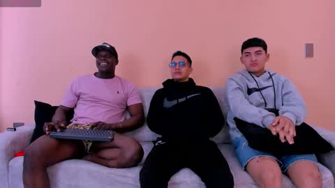 heteros men online show from November 2025 01:47:02 PM