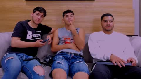 heteros men online show from December 2025 02:11:01 PM