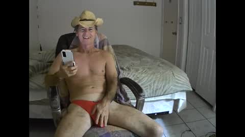 Snapshot of hewes1 chatting on February 2025 05:31:01 AM hewes1 online show from February 2025 05:31:01 AM