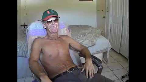 Snapshot of hewes1 chatting on November 2025 08:36:02 PM hewes1 online show from November 2025 08:36:02 PM