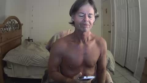 Snapshot of hewes1 chatting on April 2026 08:35:01 AM hewes1 online show from April 2026 08:35:01 AM