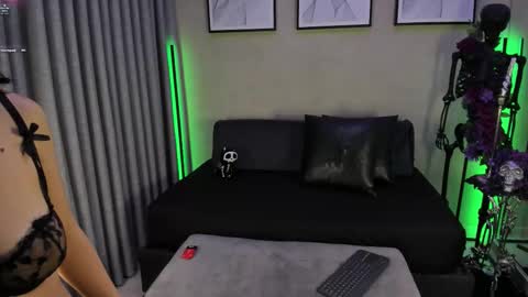 HEXAVELLE  online show from October 2025 08:22:01 PM