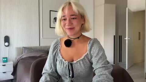 Snapshot of hey__lucy chatting on August 2026 12:18:01 PM Lucy Nip slip shady online show from August 2026 12:18:01 PM