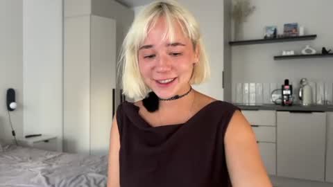 Snapshot of hey__lucy chatting on August 2026 03:50:01 PM Lucy Nip slip shady online show from August 2026 03:50:01 PM