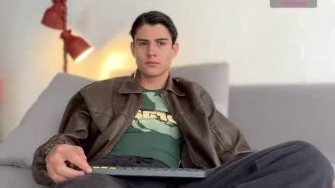 hey_cesard online show from June 2026 05:37:01 PM
