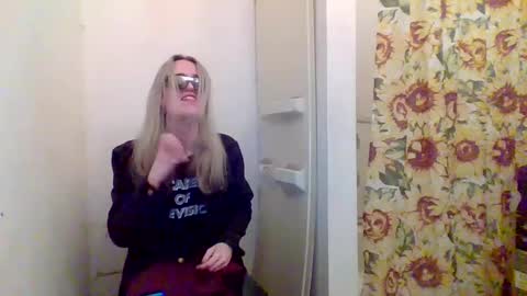 Snapshot of hey_mikky chatting on February 2025 05:47:02 AM hey_mikky online show from February 2025 05:47:02 AM