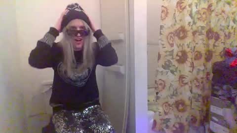 Snapshot of hey_mikky chatting on February 2025 01:09:01 AM hey_mikky online show from February 2025 01:09:01 AM