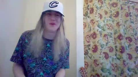Snapshot of hey_mikky chatting on March 2025 02:34:02 PM hey_mikky online show from March 2025 02:34:02 PM
