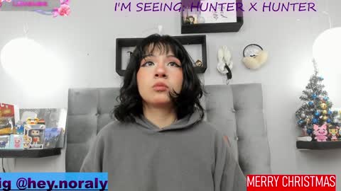 Snapshot of hey_noraly chatting on December 2024 01:17:01 PM Noraly online show from December 2024 01:17:01 PM