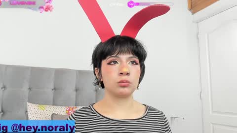 Snapshot of hey_noraly chatting on January 2025 01:24:01 PM Noraly online show from January 2025 01:24:01 PM