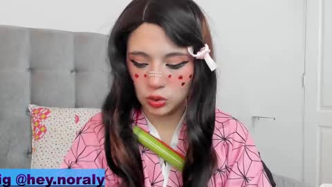 Snapshot of hey_noraly chatting on February 2025 02:12:02 PM Noraly online show from February 2025 02:12:02 PM