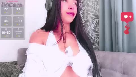 heyemi09 online show from April 2026 02:29:02 PM