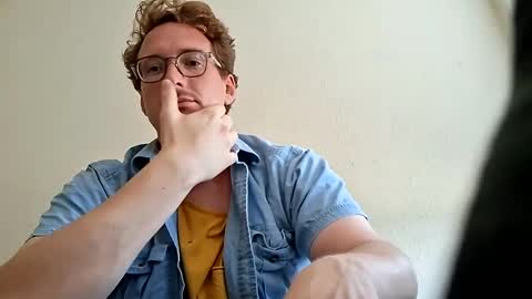heyfriend320742 online show from October 2025 08:50:02 PM