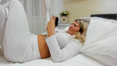 Snapshot of heyheygrey chatting on January 2025 09:52:01 PM Heyheygrey online show from January 2025 09:52:01 PM