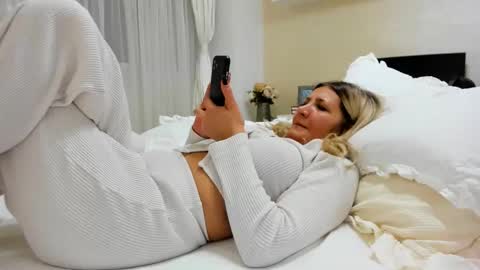 Snapshot of heyheygrey chatting on January 2025 04:57:02 AM Heyheygrey online show from January 2025 04:57:02 AM